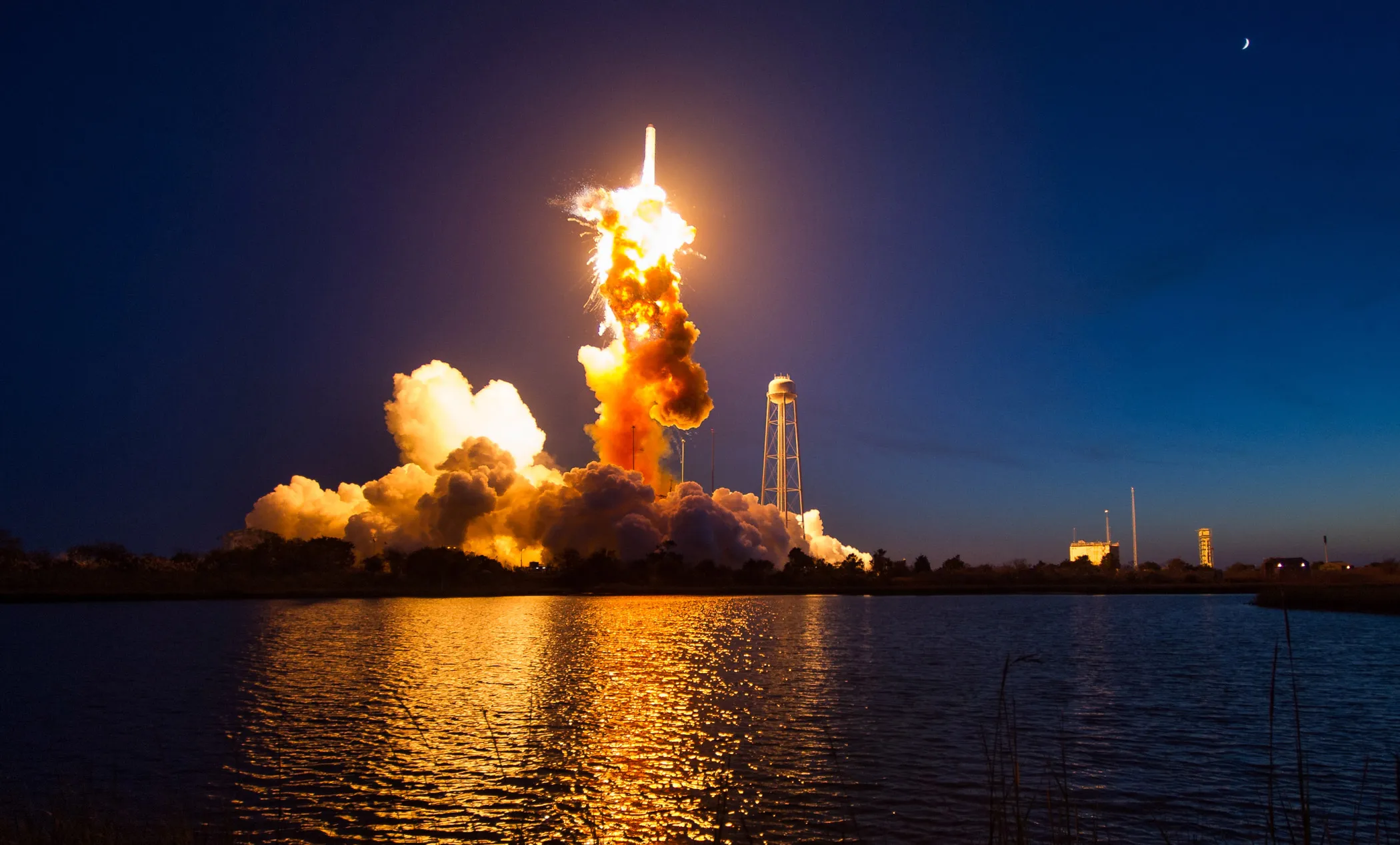 Antares Rocket's Last Liftoff to the Stars!